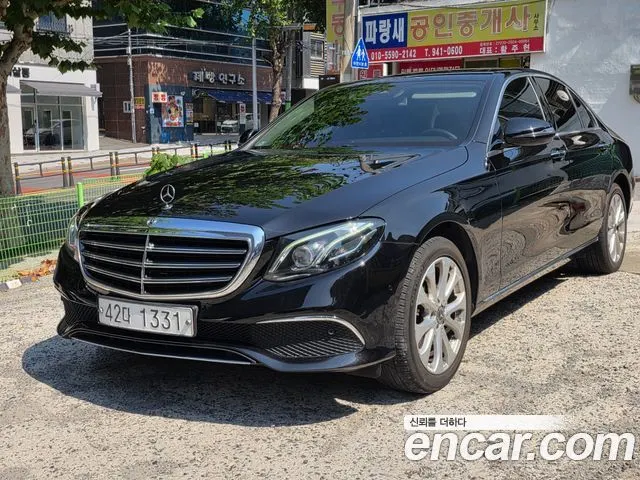 MERCEDES-BENZ E-CLASS W213 2019 — 158 533 км, чёрный, Корея — под ключ — фото 1