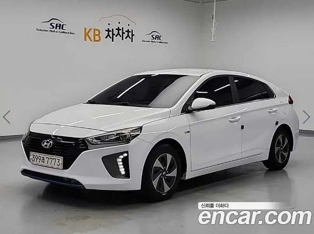 HYUNDAI IONIQ HYBRID 2016 — 236 115 км, белый, Корея — под ключ — фото 11