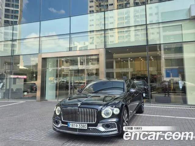 BENTLEY FLYING SPUR 2023 — 55 200 км, чёрный, Корея — под ключ — фото 1