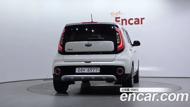 KIA SOUL 2018 — 72 504 км, белый-перламутр, Корея — под ключ — фото 4