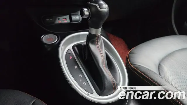 KIA SOUL 2018 — 72 504 км, белый-перламутр, Корея — под ключ — фото 9
