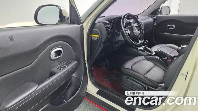 KIA SOUL 2018 — 72 504 км, белый-перламутр, Корея — под ключ — фото 10