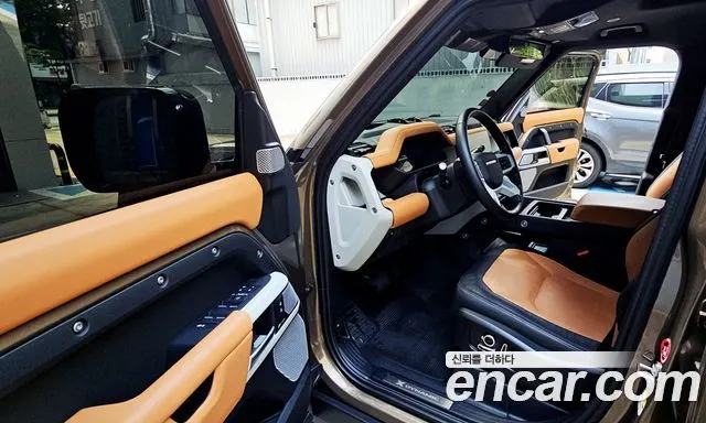 LAND ROVER DEFENDER 2024 — 24 270 км, светло-золотистый, Корея — под ключ — фото 5