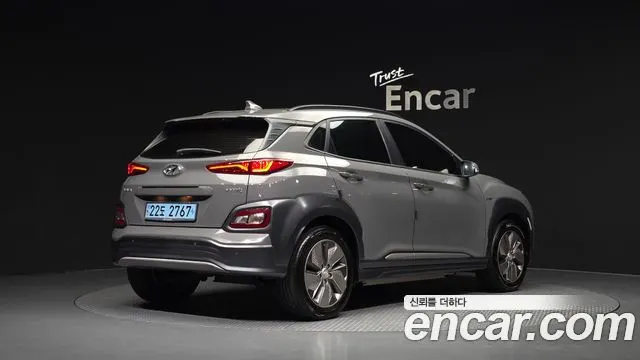 HYUNDAI KONA ELECTRIC 2019 — 131 214 км, серебристо-серый, Корея — под ключ — фото 2