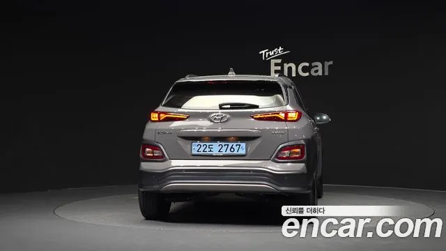 HYUNDAI KONA ELECTRIC 2019 — 131 214 км, серебристо-серый, Корея — под ключ — фото 4