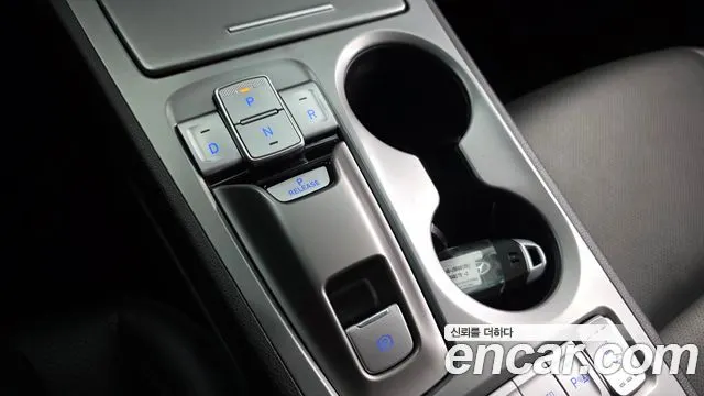 HYUNDAI KONA ELECTRIC 2019 — 131 214 км, серебристо-серый, Корея — под ключ — фото 9