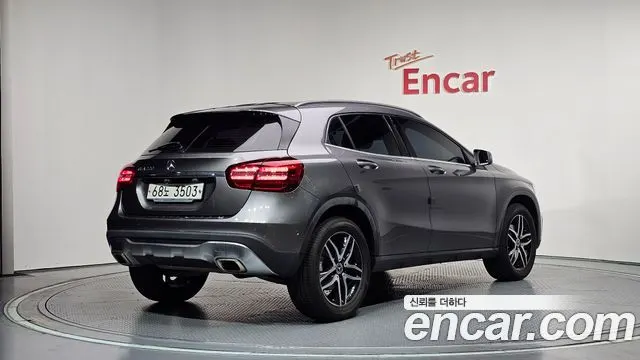 MERCEDES-BENZ GLA-CLASS X156 2019 — 115 677 км, серый, Корея — под ключ — фото 2