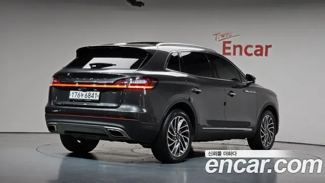 LINCOLN NAUTILUS 2020
