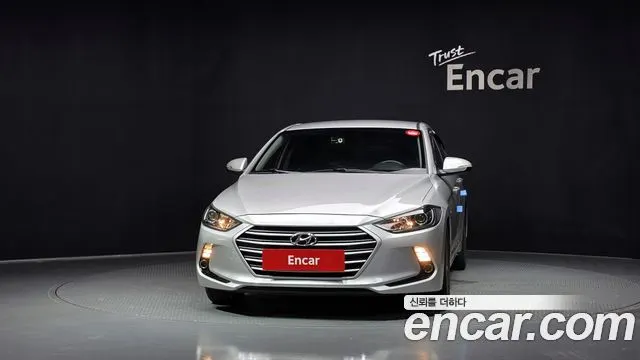 HYUNDAI AVANTE 2017 — 124 517 км, серебристо-серый, Корея — под ключ — фото 3