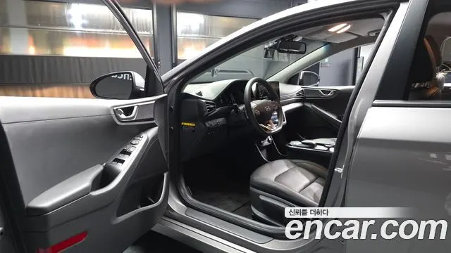 HYUNDAI IONIQ ELECTRIC 2020 — 99 046 км, серебристо-серый, Корея — под ключ — фото 10