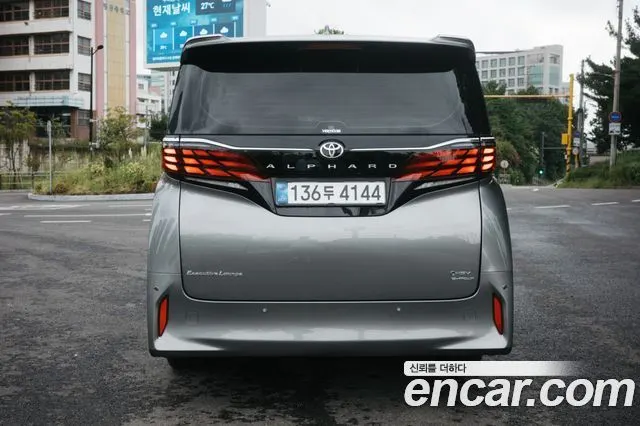 TOYOTA ALPHARD 2025 — 6 200 км, серебристо-серый, Корея — под ключ — фото 4