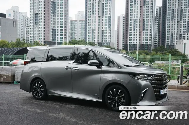 TOYOTA ALPHARD 2025 — 6 200 км, серебристо-серый, Корея — под ключ — фото 5