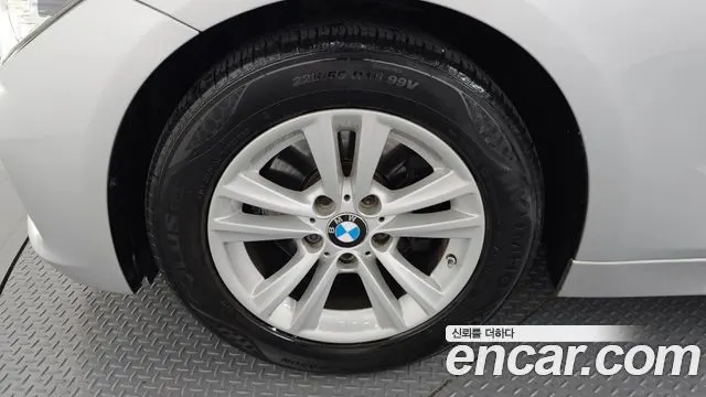 BMW 3 SERIES 2016 — 163 638 км, серебристо-серый, Корея — под ключ — фото 5
