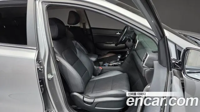 KIA SPORTAGE THE BOLD 2022 — 38 924 км, серебристо-серый, Корея — под ключ — фото 12