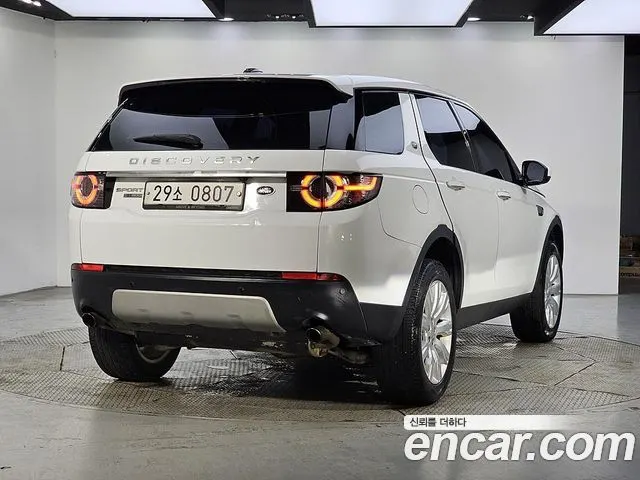 LAND ROVER DISCOVERY SPORT 2016 — 144 379 км, белый, Корея — под ключ — фото 2