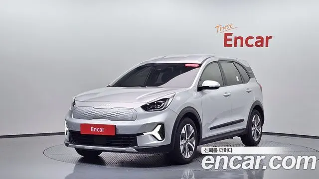 KIA NIRO PLUS 2023 — 25 885 км, серебристый, Корея — под ключ — фото 11