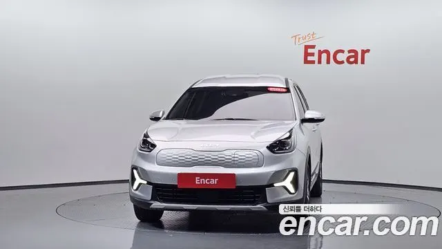 KIA NIRO PLUS 2023 — 25 885 км, серебристый, Корея — под ключ — фото 3
