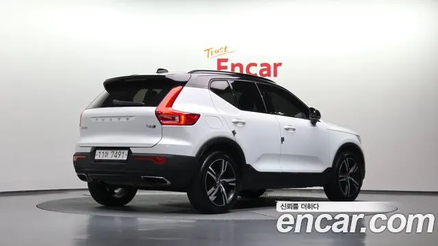 VOLVO XC40 2019 — 121 599 км, белый, Корея — под ключ — фото 2