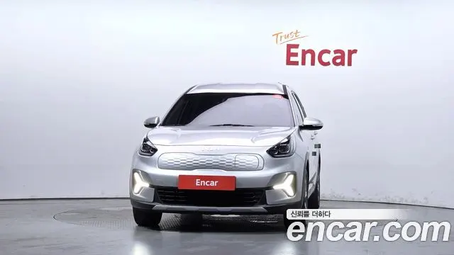 KIA NIRO PLUS 2023 — 52 357 км, серебристый, Корея — под ключ — фото 3