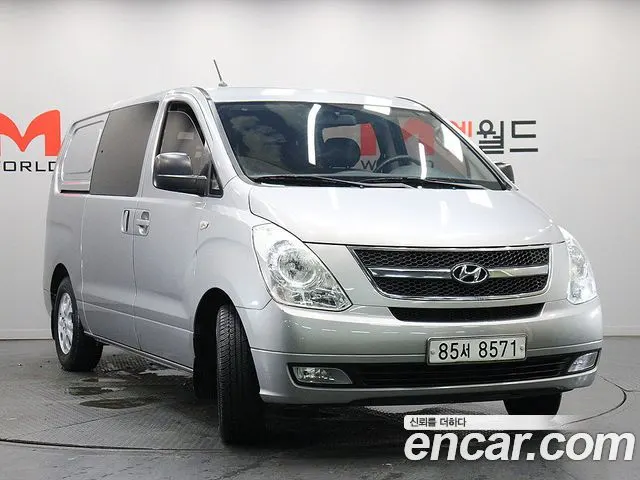 HYUNDAI GRAND STAREX 2011 — 211 533 км, серебристый, Корея — под ключ — фото 2