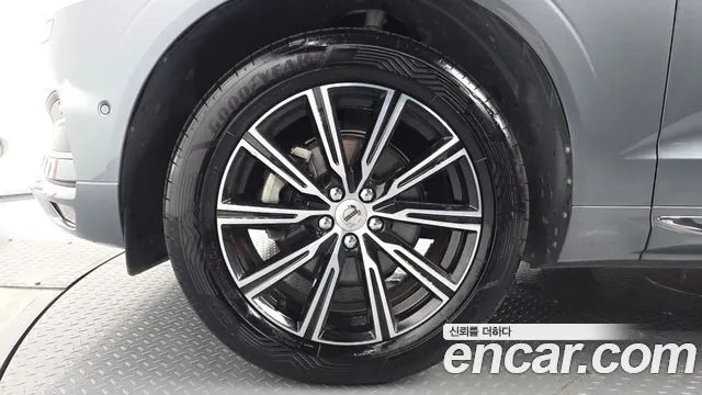 VOLVO XC60 2018 — 153 793 км, серебристо-серый, Корея — под ключ — фото 5