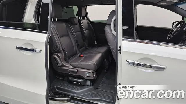 HONDA ODYSSEY 2018 — 97 803 км, белый, Корея — под ключ — фото 11