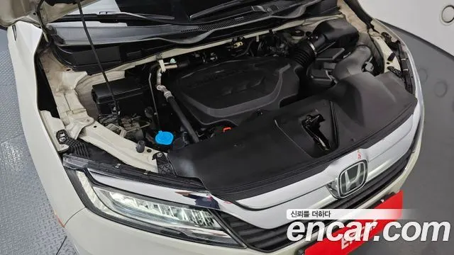 HONDA ODYSSEY 2018 — 97 803 км, белый, Корея — под ключ — фото 6