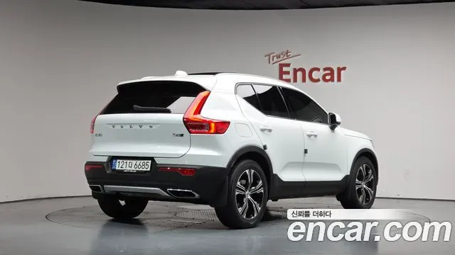 VOLVO XC40 2019 — 64 537 км, белый, Корея — под ключ — фото 1