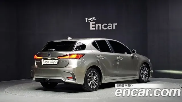 LEXUS CT200H 2019 — 127 273 км, светло-золотистый, Корея — под ключ — фото 2
