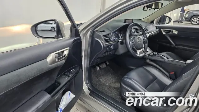 LEXUS CT200H 2019 — 127 273 км, светло-золотистый, Корея — под ключ — фото 10