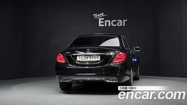 MERCEDES-BENZ C-CLASS W205 2017 — 131 251 км, чёрный, Корея — под ключ — фото 4