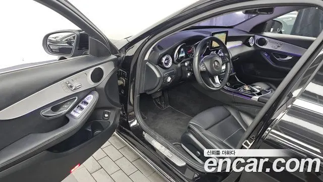 MERCEDES-BENZ C-CLASS W205 2017 — 131 251 км, чёрный, Корея — под ключ — фото 10