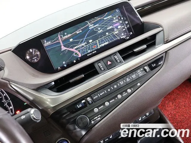 LEXUS ES300H 2019 — 190 995 км, серебристый, Корея — под ключ — фото 12