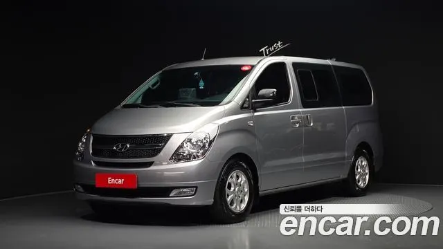 HYUNDAI GRAND STAREX 2014 — 201 525 км, серебристый, Корея — под ключ — фото 1