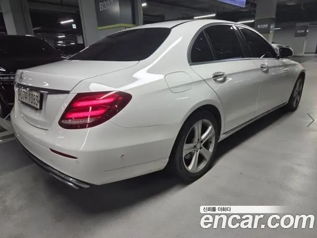 MERCEDES-BENZ E-CLASS W213 2017 — 136 724 км, белый, Корея — под ключ — фото 2