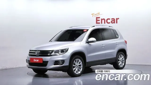 VOLKSWAGEN TIGUAN 2015 — 182 817 км, серебристо-серый, Корея — под ключ — фото 1