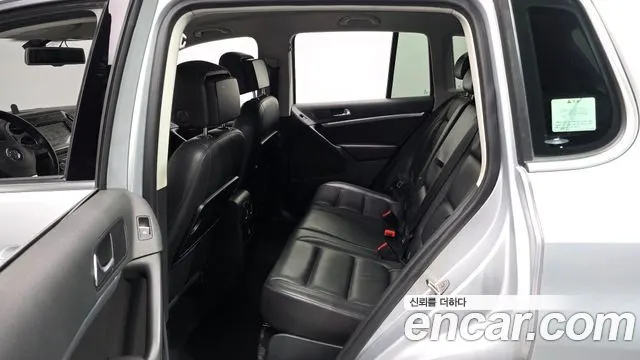 VOLKSWAGEN TIGUAN 2015 — 182 817 км, серебристо-серый, Корея — под ключ — фото 12