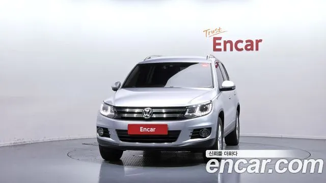 VOLKSWAGEN TIGUAN 2015 — 182 817 км, серебристо-серый, Корея — под ключ — фото 3