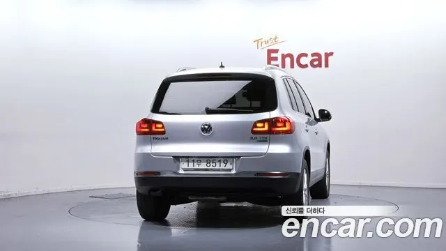 VOLKSWAGEN TIGUAN 2015 — 182 817 км, серебристо-серый, Корея — под ключ — фото 4
