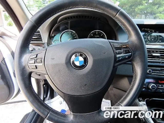 BMW 5 SERIES 2013 — 149 451 км, серебристо-серый, Корея — под ключ — фото 8