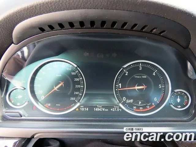 BMW 5 SERIES 2013 — 149 451 км, серебристо-серый, Корея — под ключ — фото 9