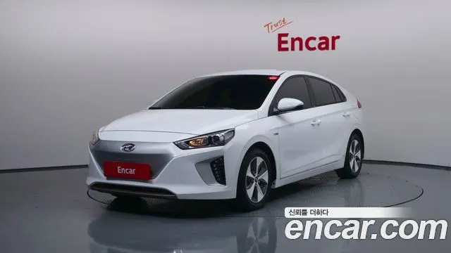 HYUNDAI IONIQ ELECTRIC 2018 — 84 534 км, белый, Корея — под ключ — фото 1