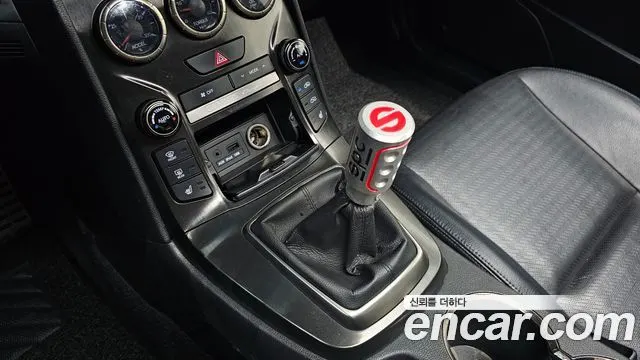 HYUNDAI GENESIS COUPE 2012 — 190 311 км, белый-перламутр, Корея — под ключ — фото 9