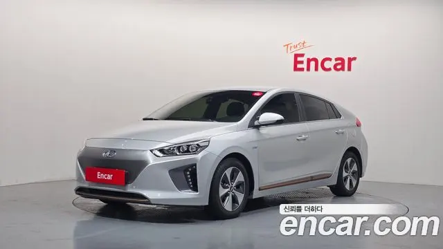 HYUNDAI IONIQ ELECTRIC 2018 — 36 050 км, серебристый, Корея — под ключ — фото 1