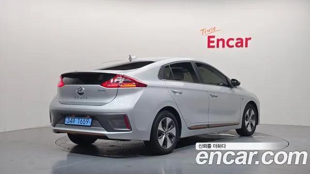 HYUNDAI IONIQ ELECTRIC 2018 — 36 050 км, серебристый, Корея — под ключ — фото 2