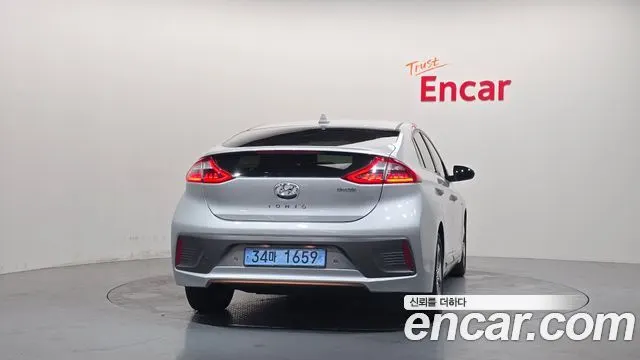 HYUNDAI IONIQ ELECTRIC 2018 — 36 050 км, серебристый, Корея — под ключ — фото 4
