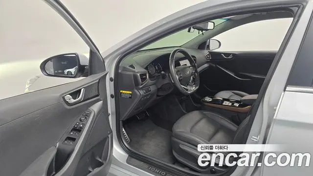 HYUNDAI IONIQ ELECTRIC 2018 — 36 050 км, серебристый, Корея — под ключ — фото 10