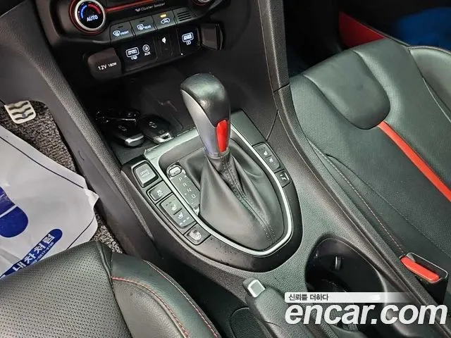 HYUNDAI VELOSTER 2019 — 95 956 км, жёлтый, Корея — под ключ — фото 8