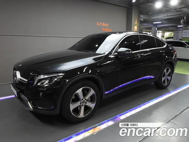 MERCEDES-BENZ GLC-CLASS X253 2019 — 45 502 км, чёрный, Корея — под ключ — фото 1