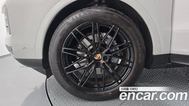 PORSCHE CAYENNE 2024 — 55 223 км, серебристо-серый, Корея — под ключ — фото 5